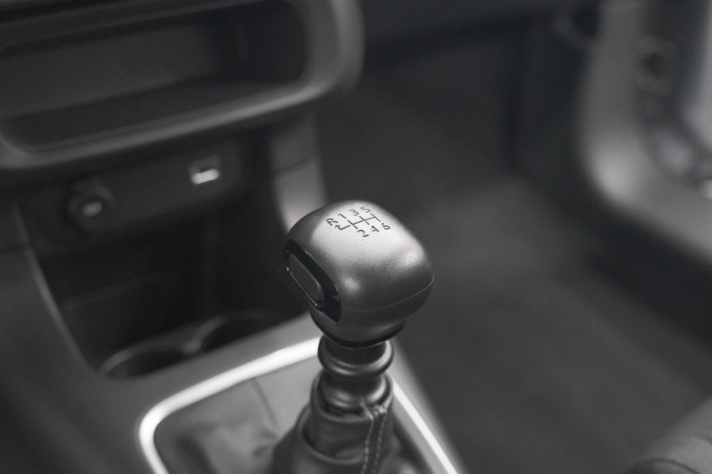 Citroen C3 puretech 110 shine | camera | navigatie | apple carplay | parkee