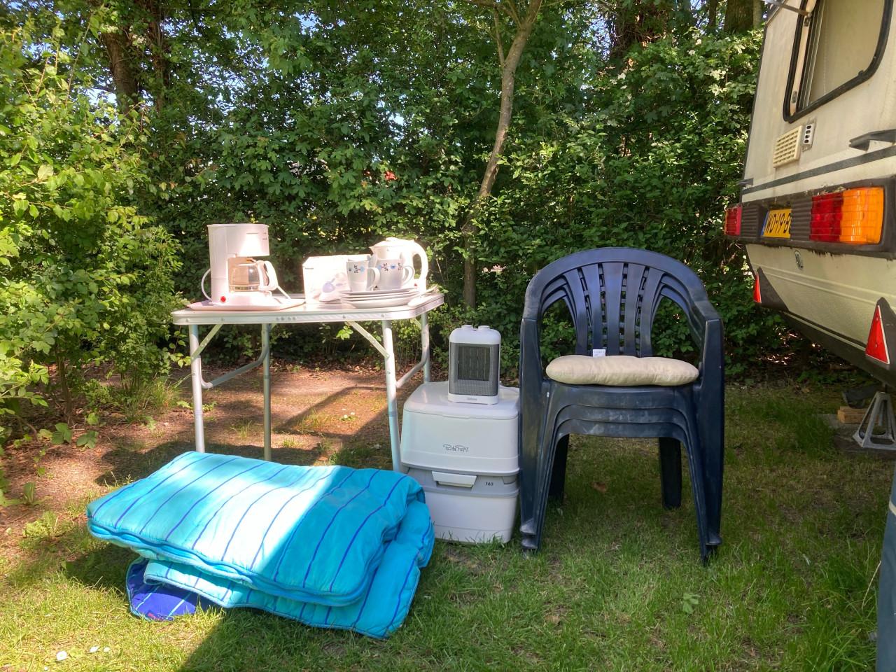 Hobby 400 met badkamer en rondzit