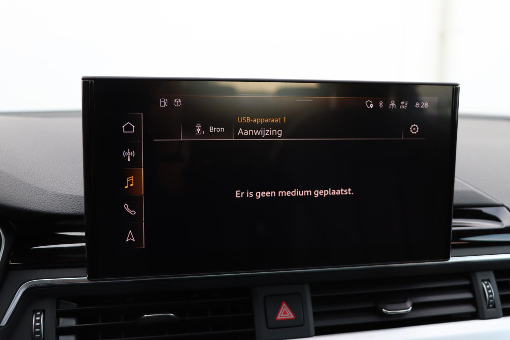 Audi A4 limousine 35 tfsi launch edition sport