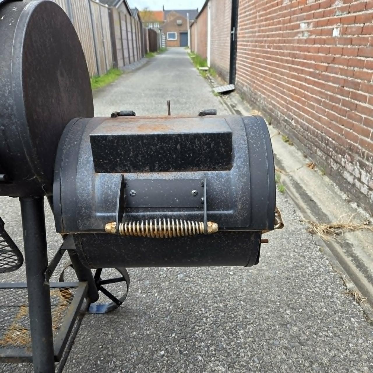 Barbecue met rookoven