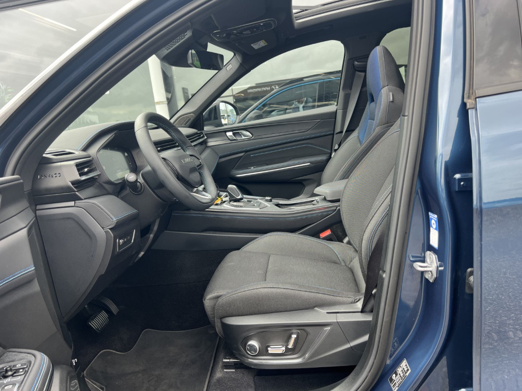 Lynk & Co 01 1.5 261pk plug in hybrid , pano dak , 360 gr camera , car play