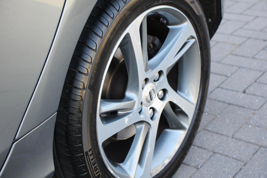 Volvo V40 1.5 t2 momentum automaat - actieprijs: €17.735,- t/m 20 augustus!