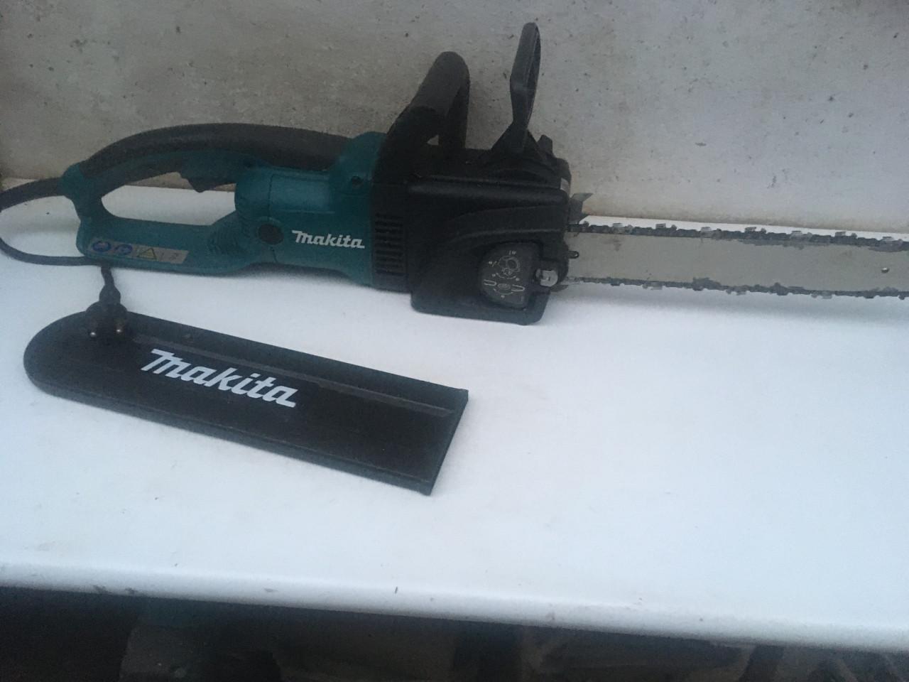 Elektrische kettingzaag makita uc3530 a zaagblad 35 cm goede zaagket
