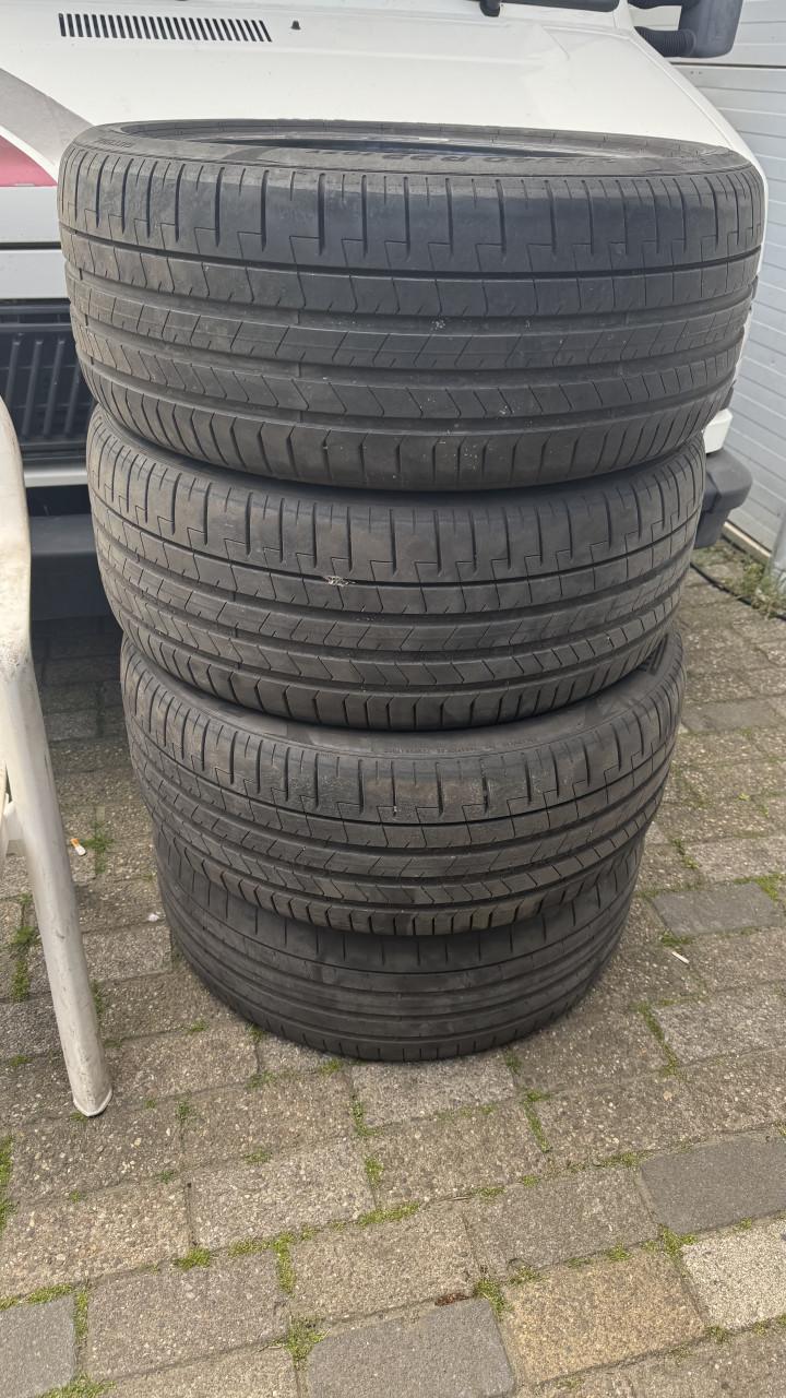 Pirelli zomerbanden 275/40/R22