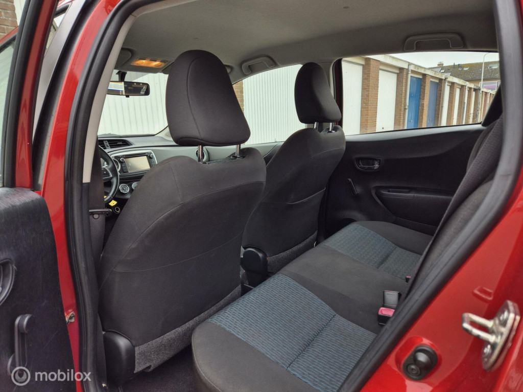 Toyota Yaris 1.0 vvt-i aspiration / camera / trekhaak / origineel nl