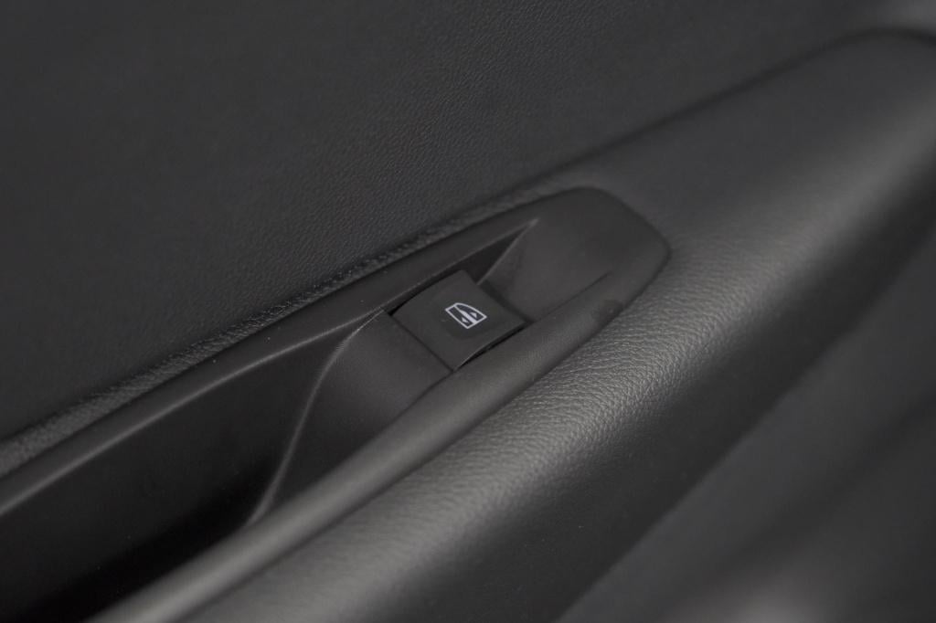 Renault Captur tce 150 edc intens | camera | dodehoekdetectie | r-link navi