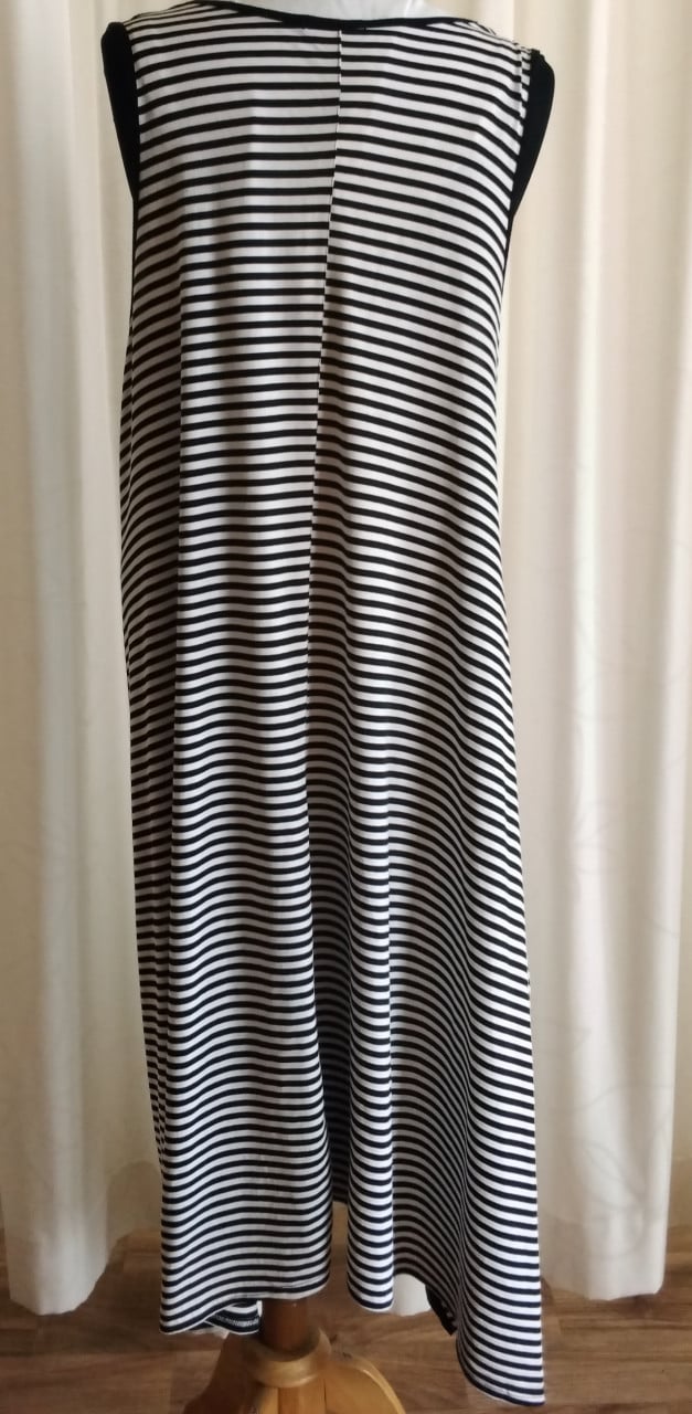 Aparte zwart/-witte lange jurk