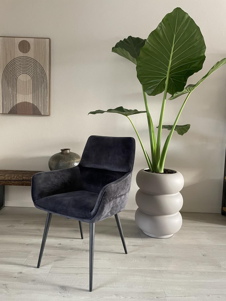 Stijlvolle grijze eetkamerstoelen 4 stuks . Zo goed als nieuw.