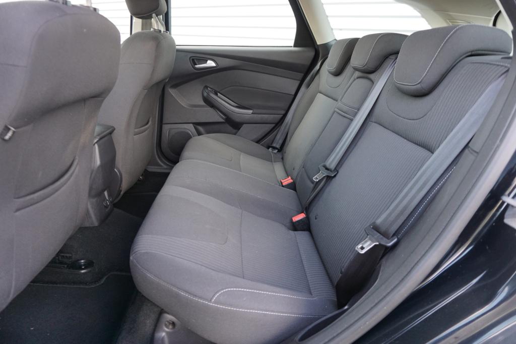 Ford Focus wagon 1.6 ecoboost lease titanium airco / navi / cruise / elektr