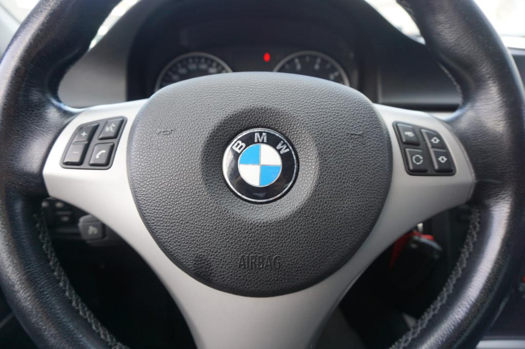 BMW 3-serie 320i executive airco / cruise / parkeers. / elektr. ramen / lm 