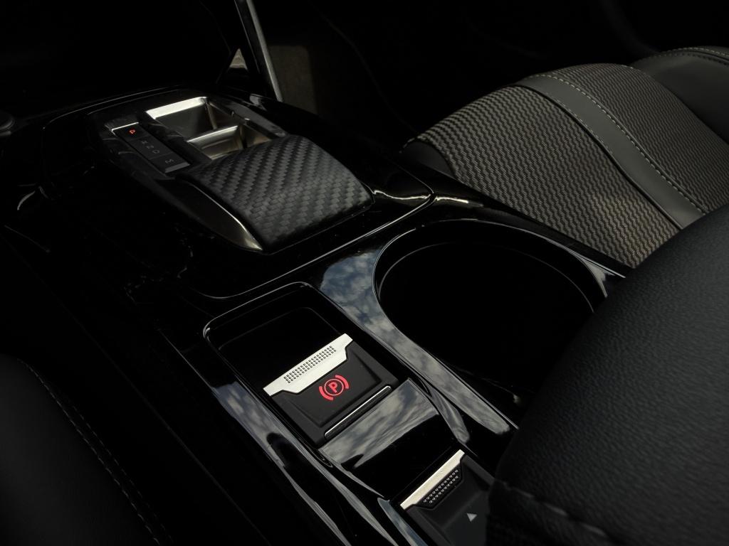 Peugeot 2008 1.2 hybrid 136 gt