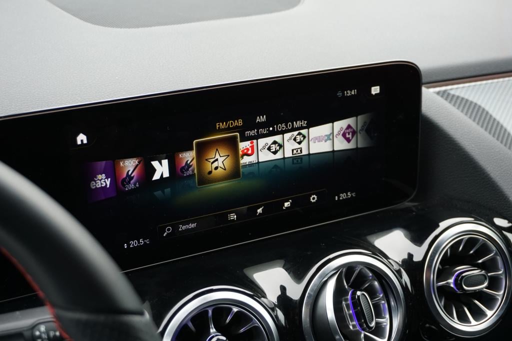 Mercedes-Benz Gla-klasse 180 amg line l automaat i achteruitrij camera l te