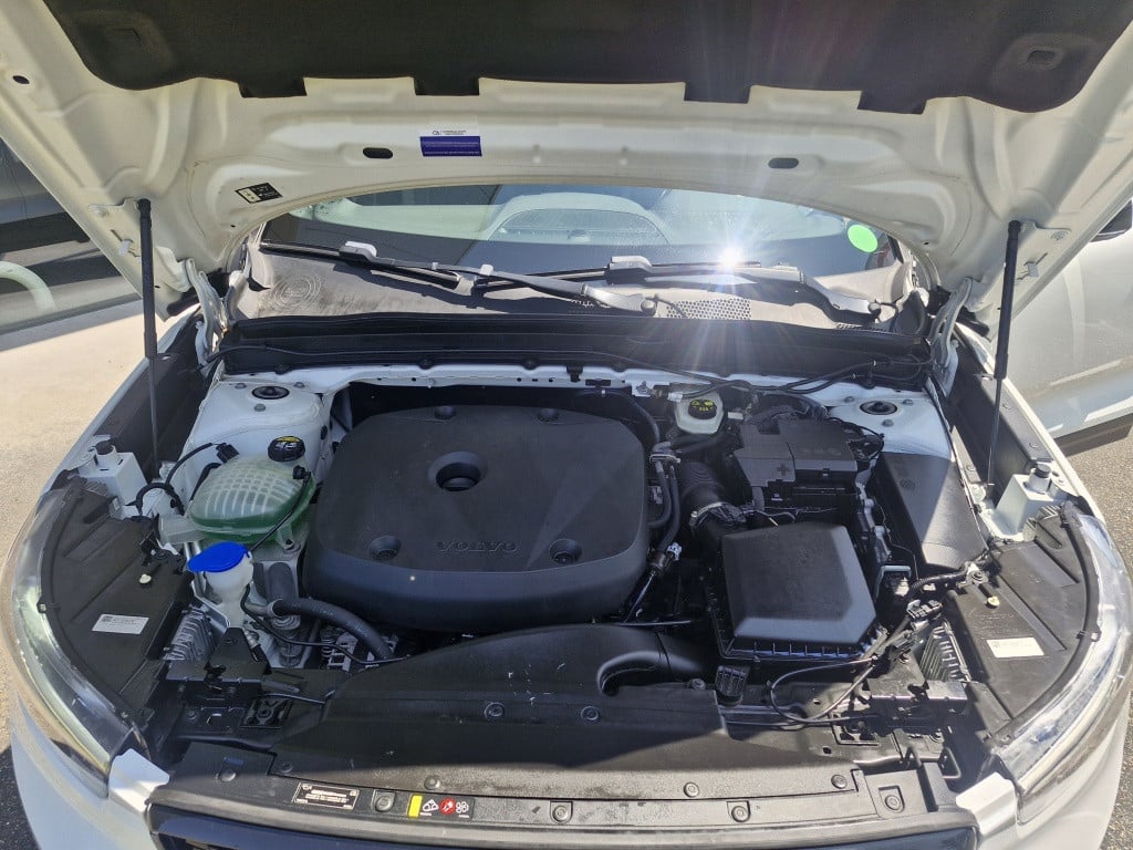 Volvo XC40 2.0 t4 r-design