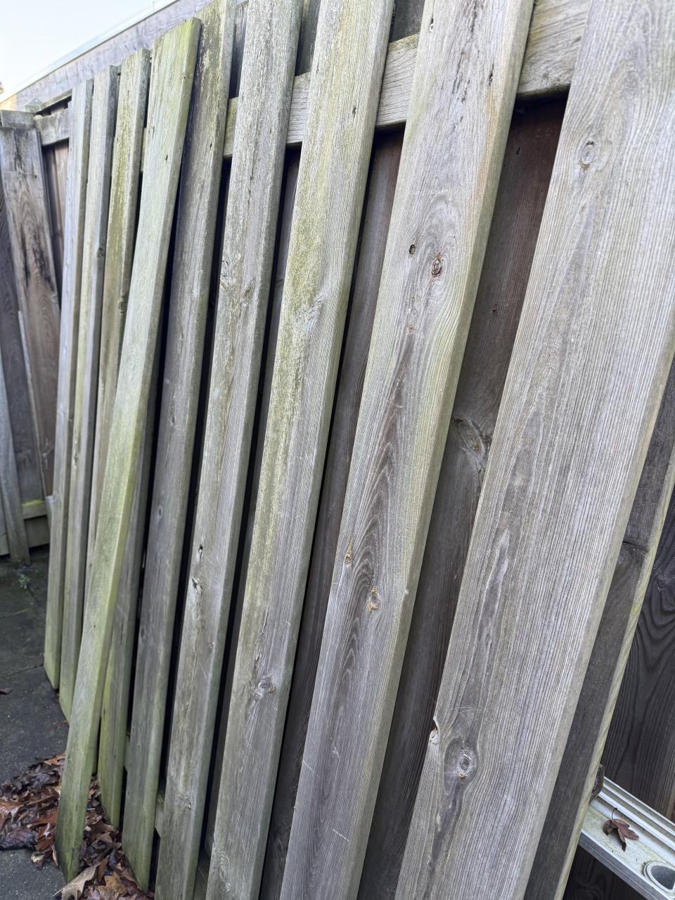 2 Houten schuttingen