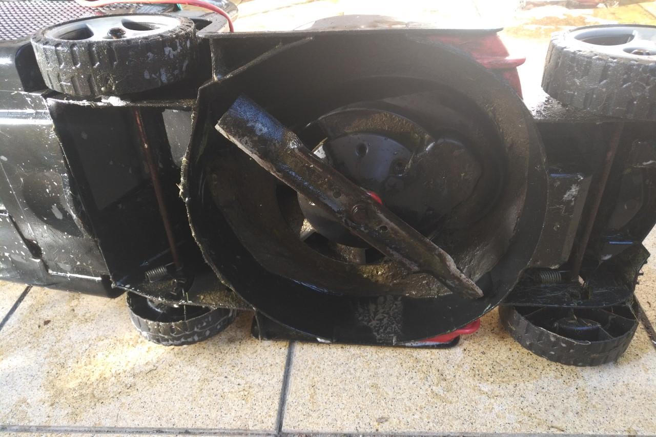 Bosch Rotak 32 arm 3200 grasmaaier