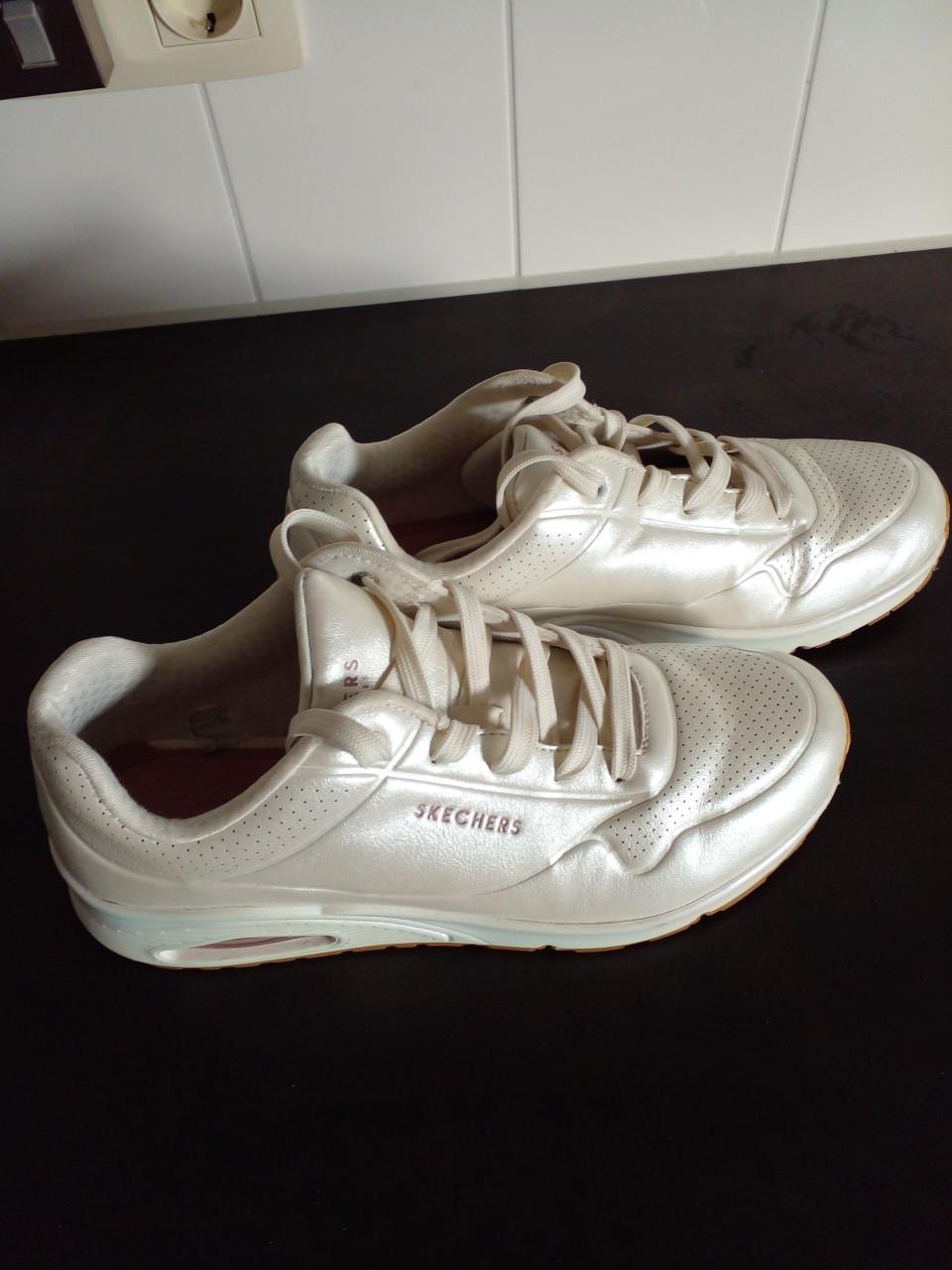 Mooie SKECHERS Pearl edition maat 40.