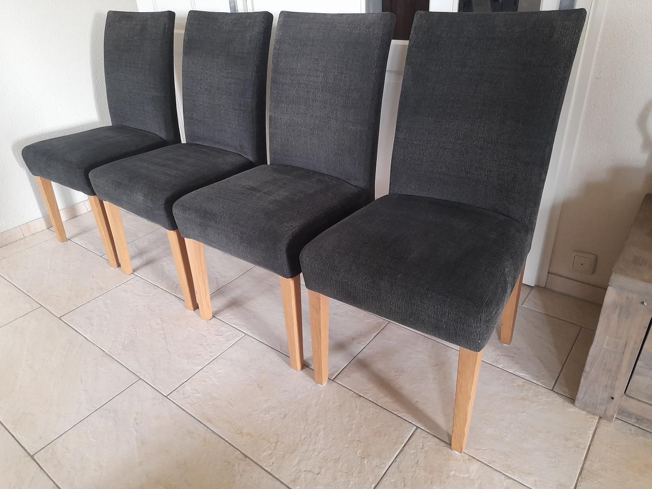 4 Prima Stoelen ( in goede nette staat )