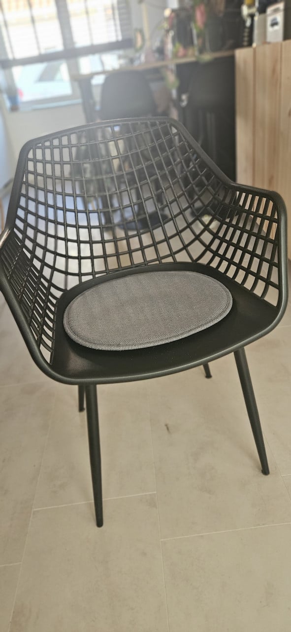 Industriële ronde mangohouten eettafel + 2 stoelen