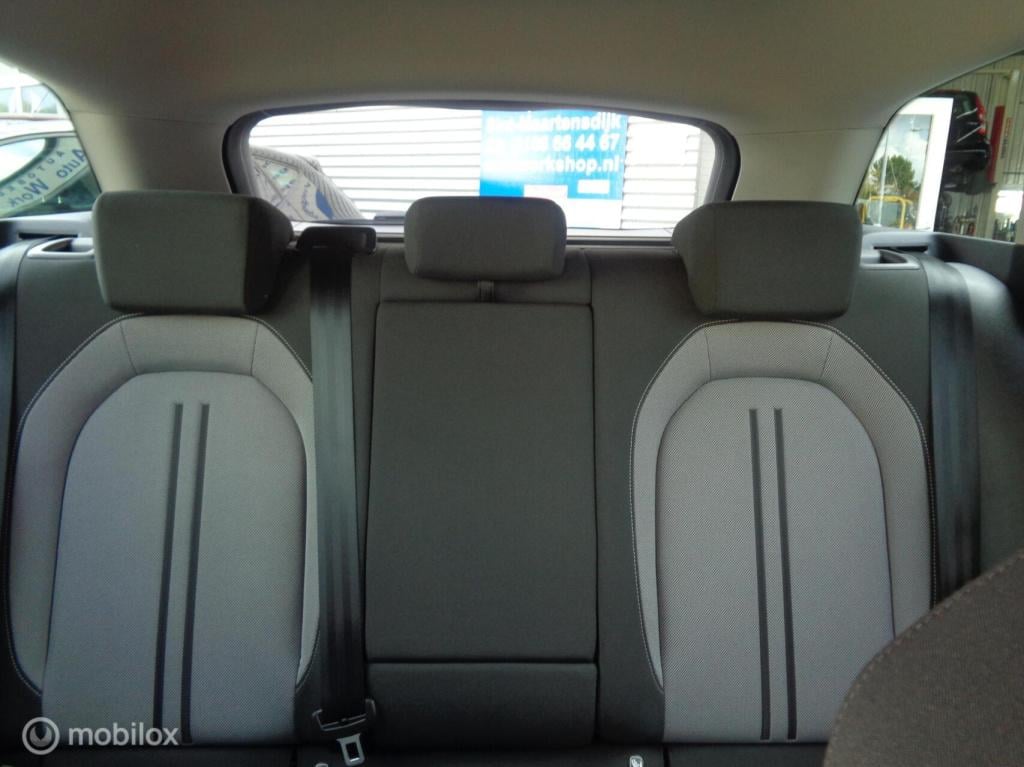 Seat Leon sportstourer 1.5 tsi style business/airco/lm velgen/carplay/pdc/c