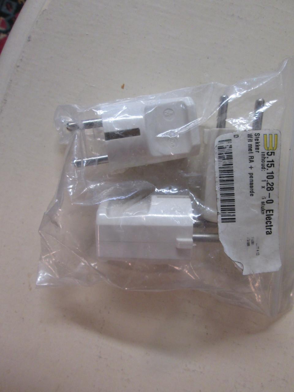 Nieuwe  geaarde stekkers en contra stekkers