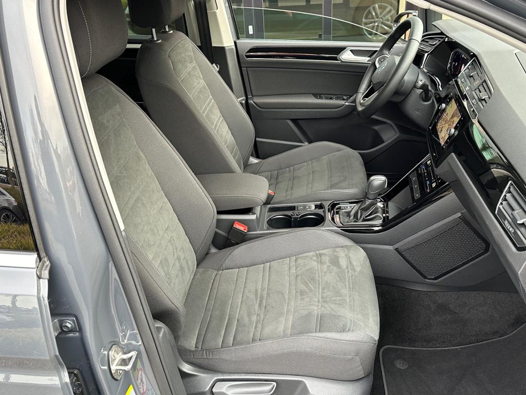 Volkswagen Touran 1.5 tsi 150pk dsg highline 7-persoons | dode hoek | virtu