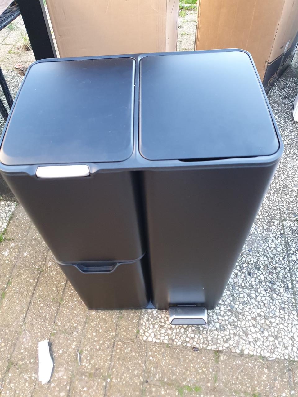 Bayt prullenbak 60 L zwart | bijna nieuw, kleine beschadiging