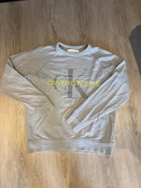 Trui van Calvin Klein maat L.