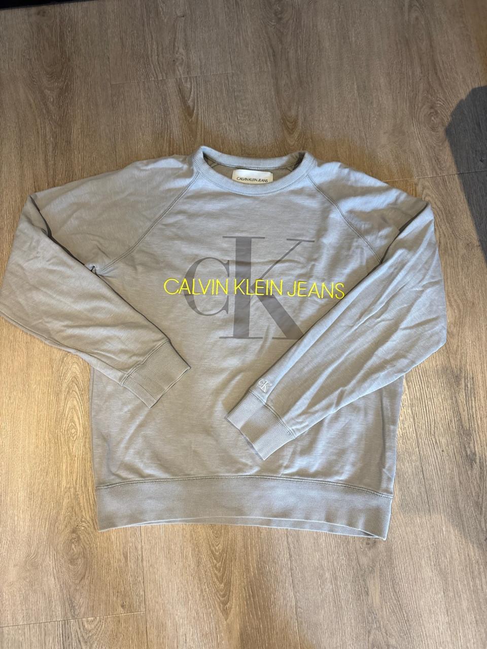 Trui van Calvin Klein maat L.