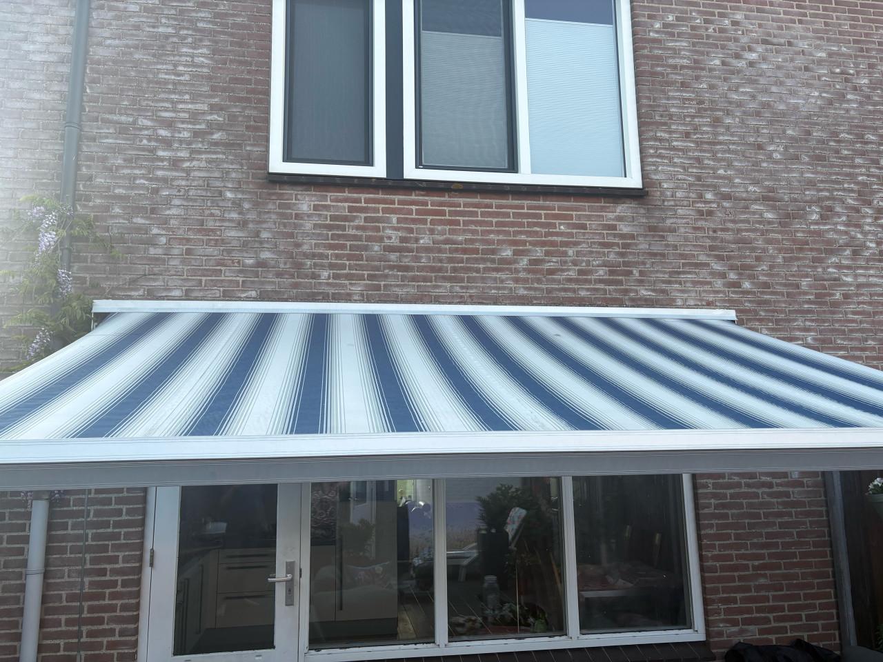 Zonnescherm knikarm