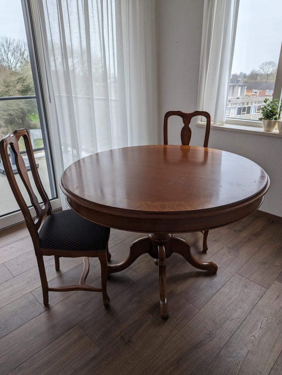 Complete Meubel Set - tvmeubel, eettafel, stoelen, bank. Ophalen in Kapelle