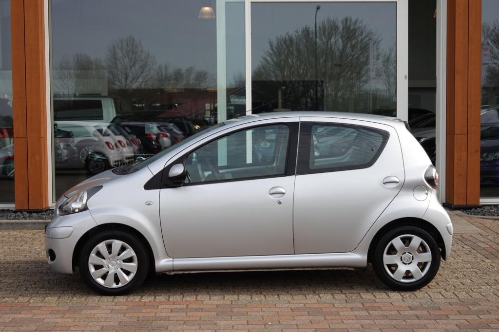 Toyota Aygo 1.0-12v comfort navigator