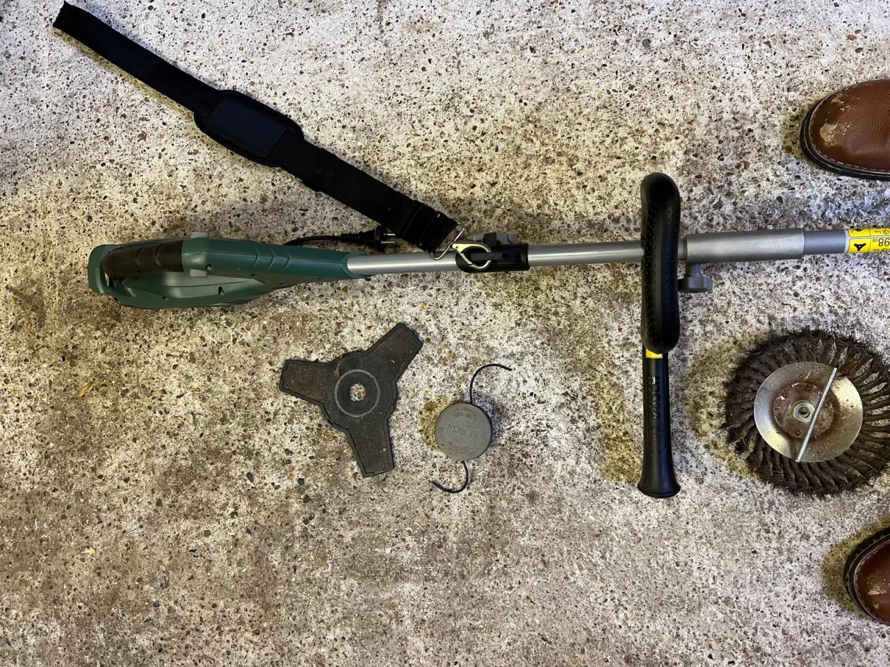 Bosch AFS 23-37 Bosmaaier Incl. mes, onkruidborstel, 6 messen en draad