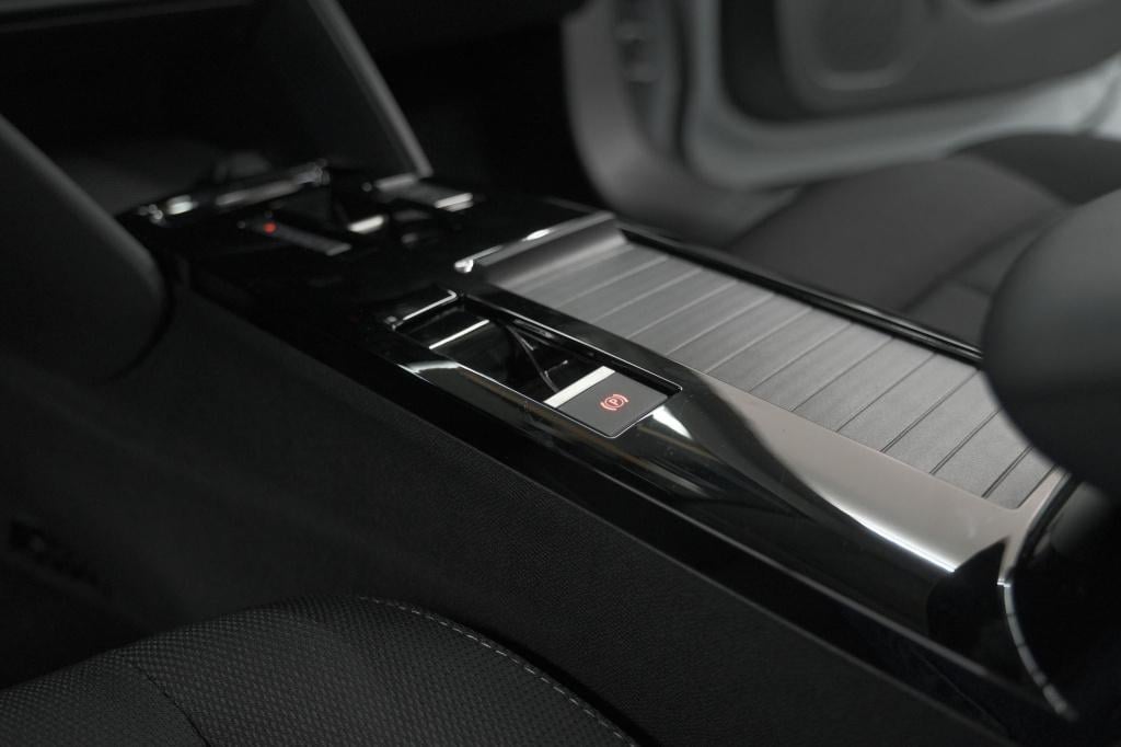 Citroen C4 hybrid 136 e-dcs6 plus | camera | apple carplay | navigatie | pa