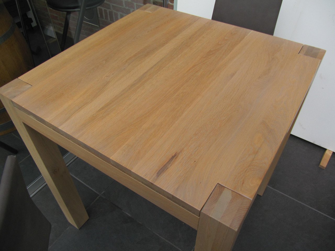 Bartafel en 2 stoelen
