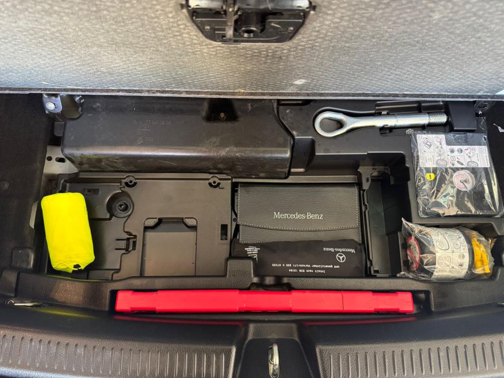 Mercedes-Benz A-Klasse 250 e business solution luxury limited