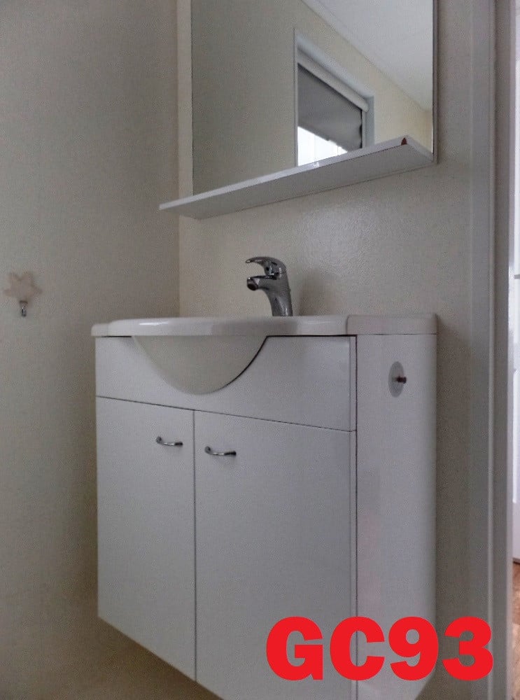 Keurig MAAT chalet met dubbel glas, CV en 2 slaapkamers te koop