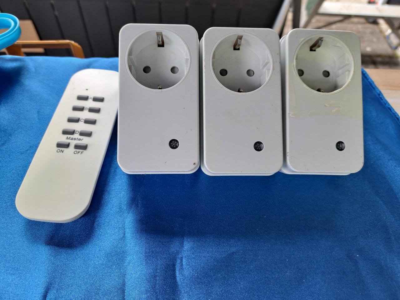 Stekkerset met afstandsbediening voor verlichting