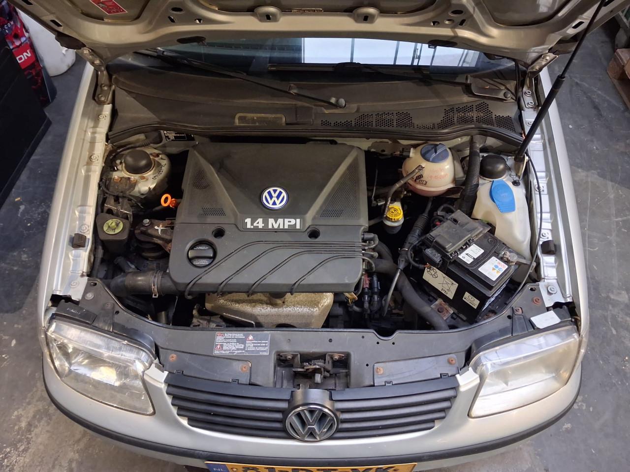 Volkswagen polo 1.4 mpi lage km stand!
