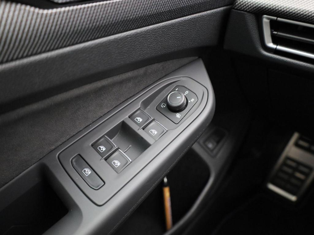 Volkswagen Golf 1.5 ehybrid gte | automaat | panoramadak | navigatie | appl