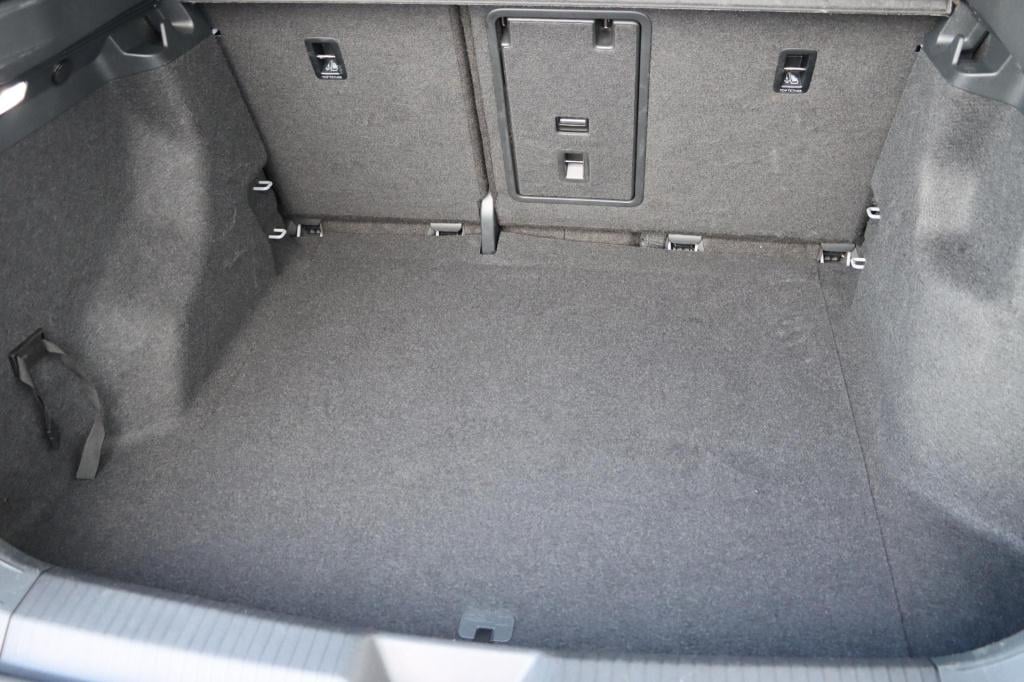 Volkswagen Id.5 pro 77 kwh 204pk | soh 95,1% |