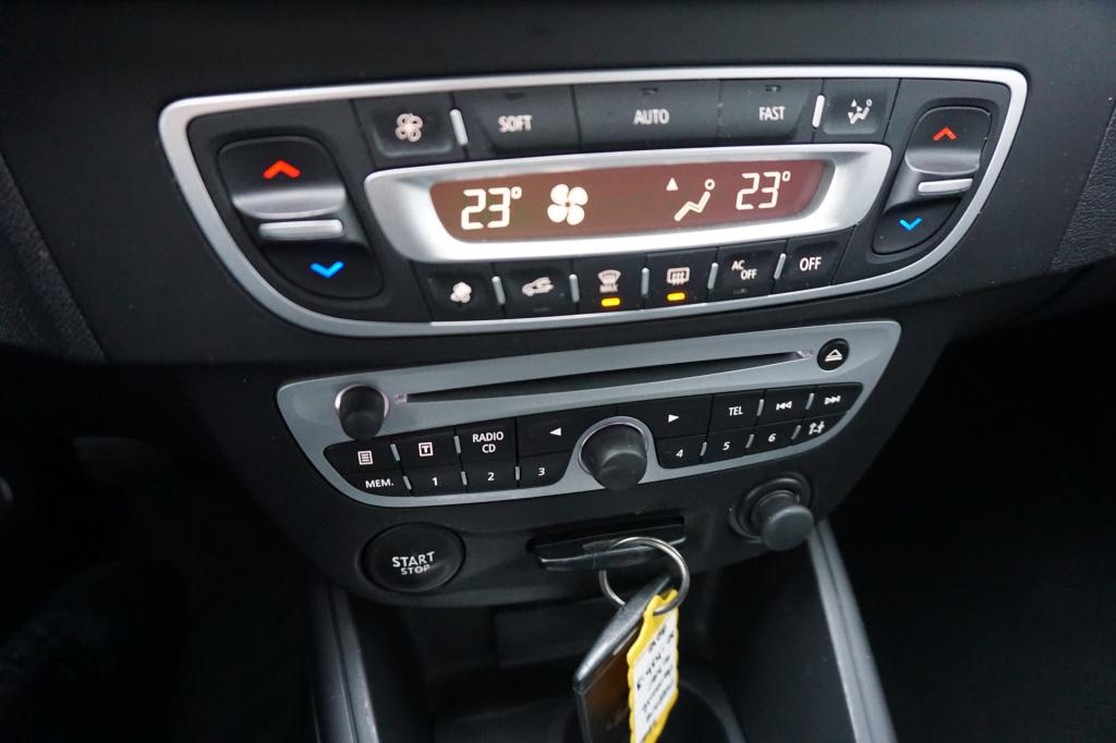 Renault Megane 1.6 dynamique navi / cruise / climate / trekhaak / lm velgen