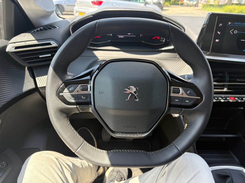 Peugeot 208 1.2 puretech allure pack