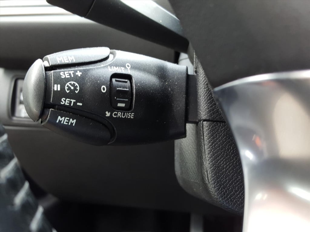 Peugeot 308 sw 1.2 pt-130pk s&s blue l. executive | navigatie | cruise & cl