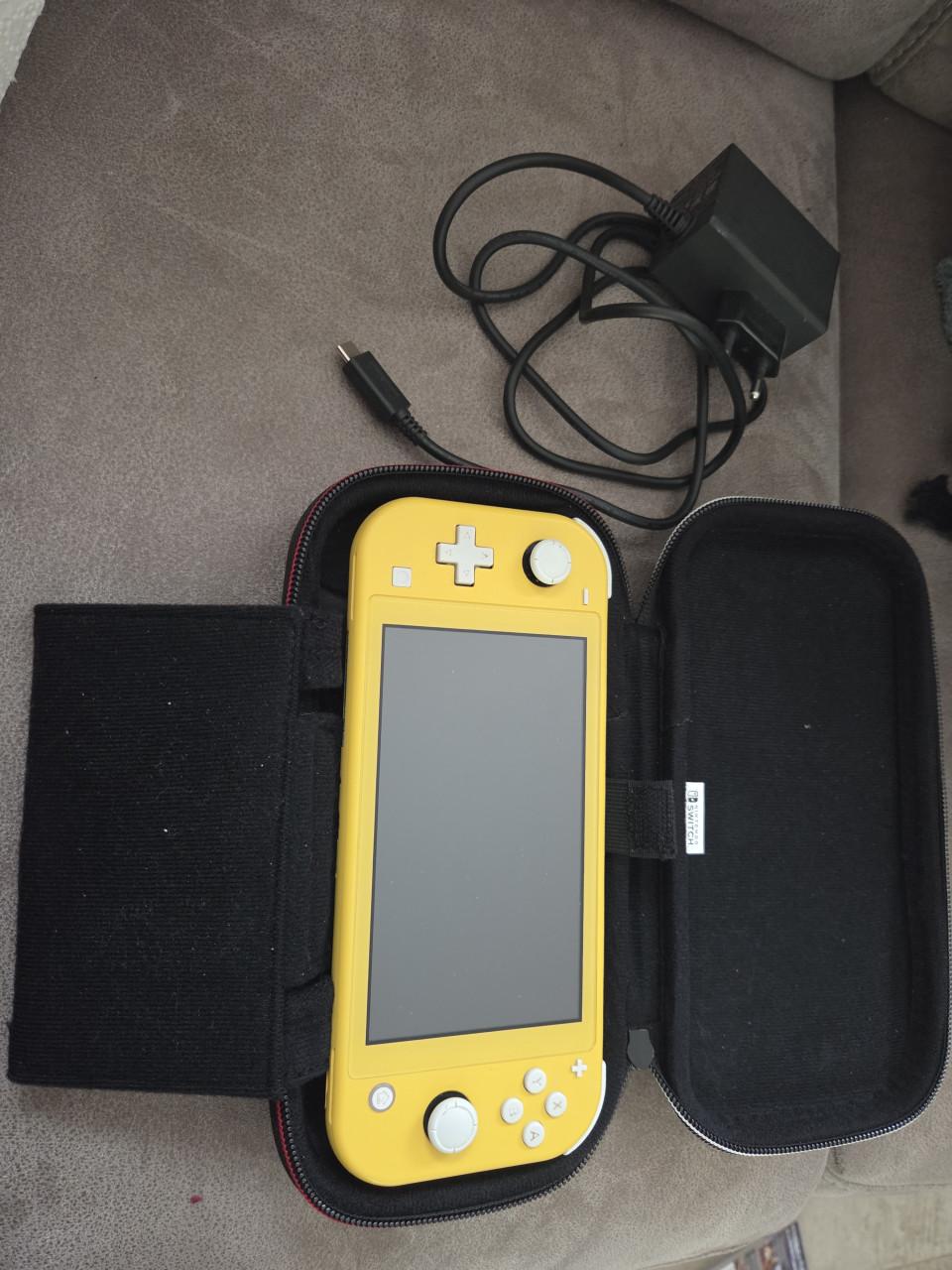 Nintendo Switch Lite grijs en geel evt. incl. spellen