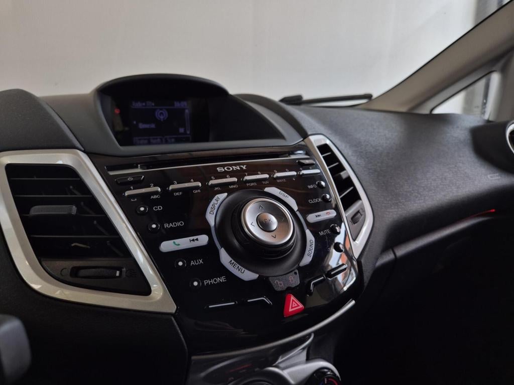 Ford Fiesta 1.25 titanium / keyless / cruisecontrol / nieuwe distriebutieri
