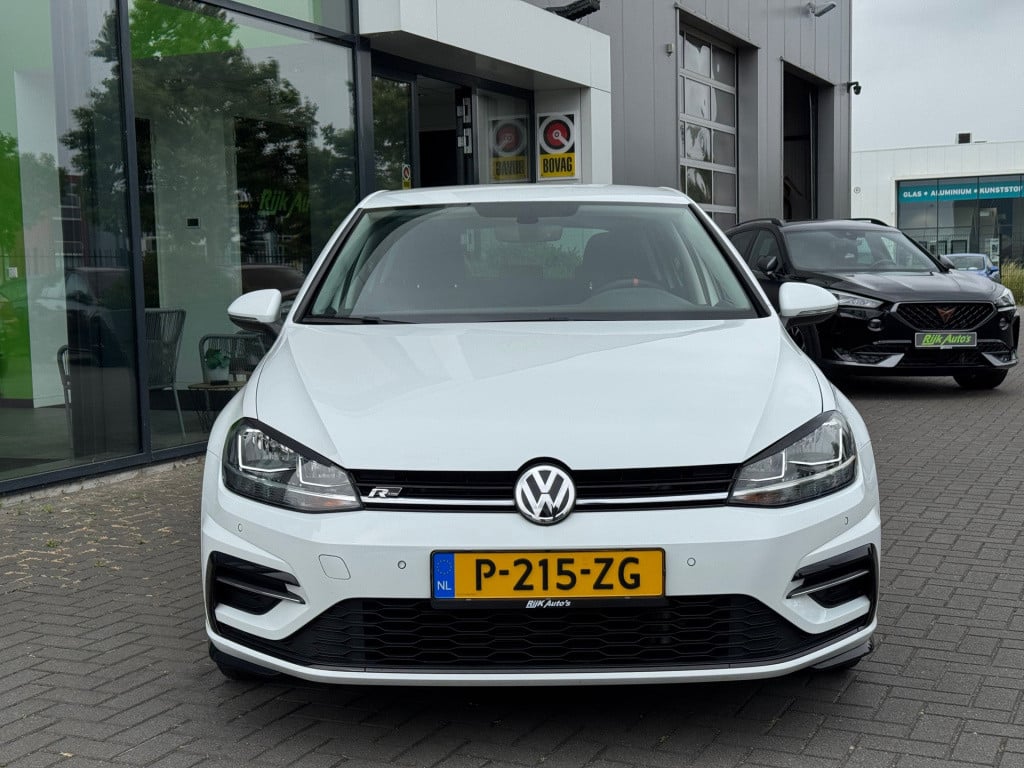 Volkswagen Golf 1.0 tsi r-line * navigatie * adaptieve cruise control * pdc