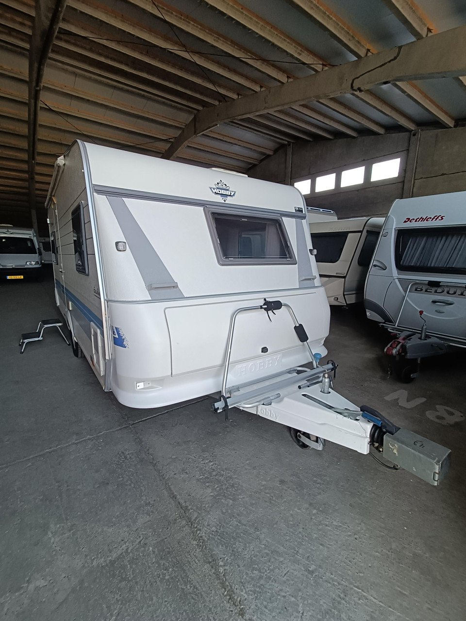 Caravan hobby 460