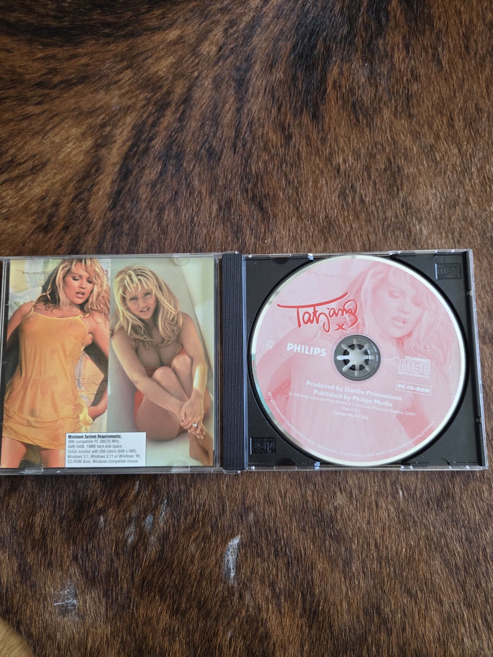 Screensaver & Calender Tatjana Simic Kees Flodder