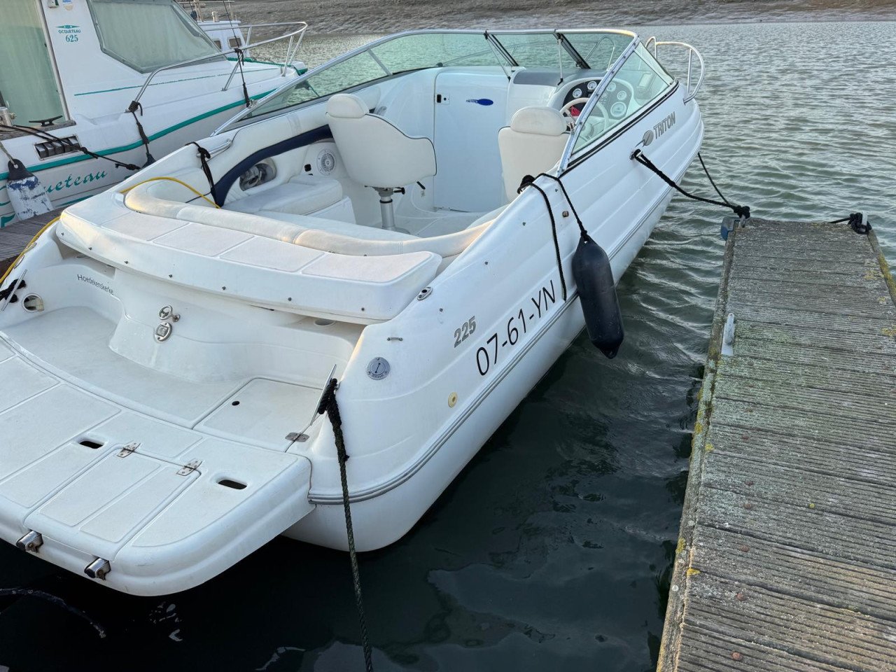 Sportboot Triton 225 Cuddy met zuinige 150pk dieselmotor