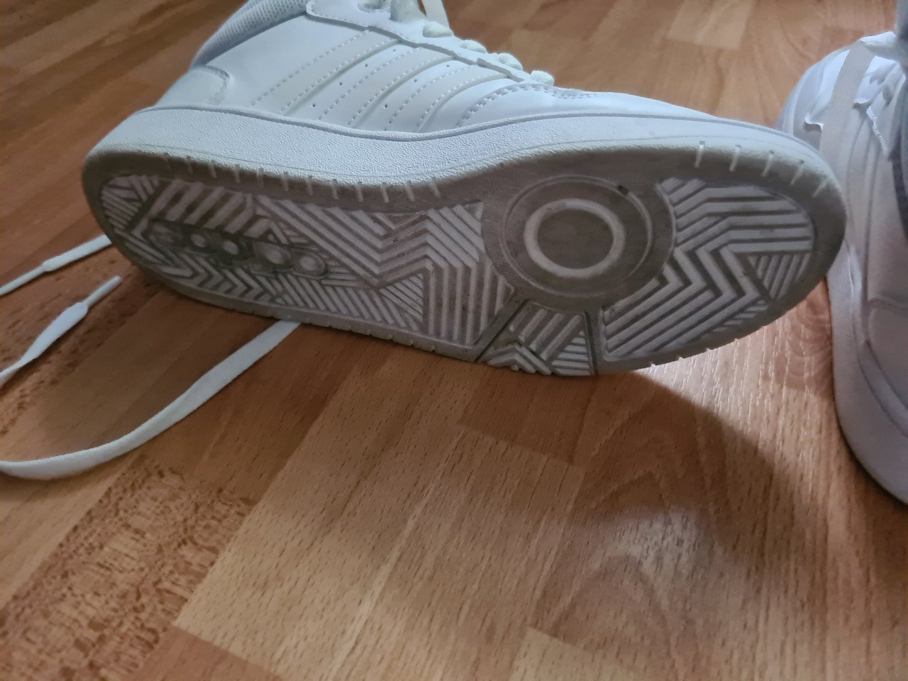 Adidas sneakers maat 39 (nauwelijks gedragen!)